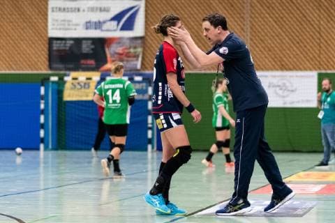 v.li. Jurate Zilinskaite (SG H2Ku Herrenberg Kuties 15), Mike Leibssle (SG H2Ku Herrenberg Kuties Chef-Trainer), Siegsjubel nach Spielende, SG H2Ku Herrenberg Kuties vs. SV Werder Bremen, Handball, 2.Bundesliga, Frauen, HBF, Saison 18 19, 02.03.2019, SG H2Ku Herrenberg Kuties vs. SV Werder Bremen, Handball, 2.Bundesliga, Frauen, HBF, Saison 18 19, 02.03.2019 Herrenberg Copyright: xEIBNER WolfgangxFrankx EP_WFK