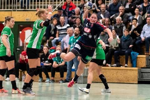 v.li. Nele Osterthun (SV Werder Bremen 14), Katrin Schroeder (SG H2Ku Herrenberg Kuties 04), SG H2Ku Herrenberg Kuties vs. SV Werder Bremen, Handball, 2.Bundesliga, Frauen, HBF, Saison 18 19, 02.03.2019, SG H2Ku Herrenberg Kuties vs. SV Werder Bremen, Handball, 2.Bundesliga, Frauen, HBF, Saison 18 19, 02.03.2019 Herrenberg Copyright: xEIBNER WolfgangxFrankx EP_WFK