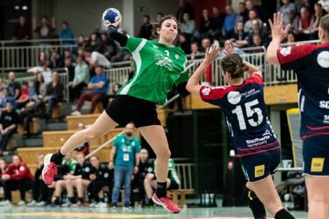 v.li. Merle Heidergott (SV Werder Bremen 03), Jurate Zilinskaite (SG H2Ku Herrenberg Kuties 15), SG H2Ku Herrenberg Kuties vs. SV Werder Bremen, Handball, 2.Bundesliga, Frauen, HBF, Saison 18 19, 02.03.2019, SG H2Ku Herrenberg Kuties vs. SV Werder Bremen, Handball, 2.Bundesliga, Frauen, HBF, Saison 18 19, 02.03.2019 Herrenberg Copyright: xEIBNER WolfgangxFrankx EP_WFK