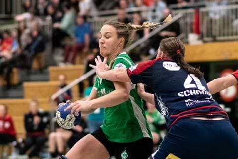 Rabea Nesslage (SV Werder Bremen 13), Katrin Schroeder (SG H2Ku Herrenberg Kuties 04), SG H2Ku Herrenberg Kuties vs. SV Werder Bremen, Handball, 2.Bundesliga, Frauen, HBF, Saison 18 19, 02.03.2019, SG H2Ku Herrenberg Kuties vs. SV Werder Bremen, Handball, 2.Bundesliga, Frauen, HBF, Saison 18 19, 02.03.2019 Herrenberg Copyright: xEIBNER WolfgangxFrankx EP_WFK