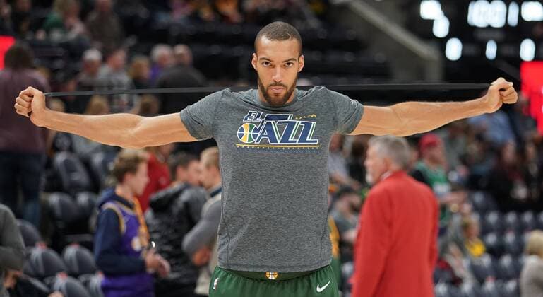 Utah Jazz center Rudy Gobert warms up before an NBA Basketball Herren USA game between Utah Jazz and Milwaukee Bucks, at the Vivint Smart Home Arena in Salt Lake City, Utah, USA, 02 March 2019. Utah Jazz vs. Milwaukee Bucks !ACHTUNG: NUR REDAKTIONELLE NUTZUNG!  Copyright: xGEORGExFREYx AME1868 20190303-636871822855425206