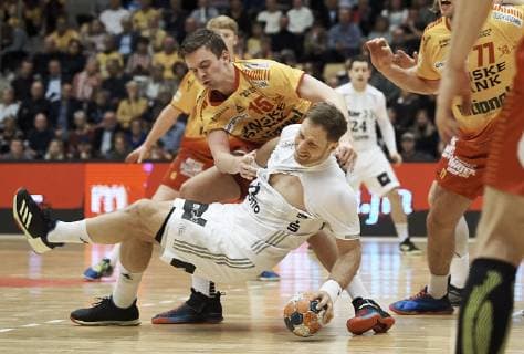 Odense: EHF Cup herrehaandbold: GOG - THW Kiel. Arena Fyn i Odense, den 3. Marts 2019. Kiels Steffen Weinhold (13) og Frederik Hansen (13) i aktion. Foto: Robert Wengler , Odense Denmark Copyright: ©RobertxWengler RobertxWenglerx COP107 spdk20190303-160054-L