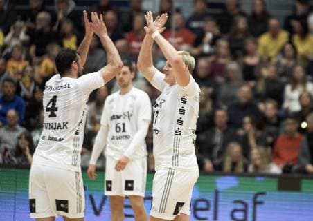 Odense: EHF Cup herrehaandbold: GOG - THW Kiel. Arena Fyn i Odense, den 3. Marts 2019 kampen ender 22-26. Kiels Domagoj Duvnjak (4) og Patrick Wiencek (17) fejre endnu en scoring. Foto: Robert Wengler , Odense Denmark Copyright: ©RobertxWengler RobertxWenglerx COP107 spdk20190303-164527-L