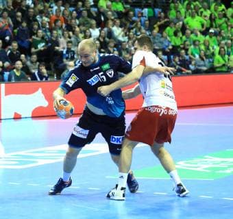 GER, Europapokal, FUECHSE BERLIN VS. BM Logrono La Rioja 03.03.2019, Max Schmeling Halle, Berlin, GER, Europapokal, FUECHSE BERLIN VS. BM Logrono La Rioja, DHB regulations prohibit any use of photographs as image sequences and or quasi-video im Bild Paul Drux (Fuechse Berlin 95), Balint Fekete (Logrono 15)