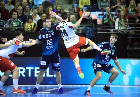 GER, Europapokal, FUECHSE BERLIN VS. BM Logrono La Rioja 03.03.2019, Max Schmeling Halle, Berlin, GER, Europapokal, FUECHSE BERLIN VS. BM Logrono La Rioja, DHB regulations prohibit any use of photographs as image sequences and or quasi-video im Bild Mijajlo Marsenic (Fuechse Berlin 93), Jacob Tandrup Holm (Fuechse Berlin 6), Lazar Kukic (Logrono 24)