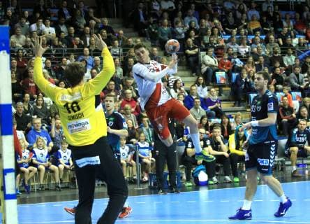 GER, Europapokal, FUECHSE BERLIN VS. BM Logrono La Rioja 03.03.2019, Max Schmeling Halle, Berlin, GER, Europapokal, FUECHSE BERLIN VS. BM Logrono La Rioja, DHB regulations prohibit any use of photographs as image sequences and or quasi-video im Bild Malte Semisch (Fuechse Berlin 16), Mijajlo Marsenic (Fuechse Berlin 93), Javier Munoz Cabezon (Logrono 14)