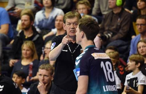Velimir Petkovic (Trainer Füchse), gibt Anweisungen an Hans Lindberg (Füchse), Füchse Berlin - ESP BM Logrono La Rioja EHF Cup Mens , 2018 2019, Gruppenphase, Herren, Männer, men, Handball, Deutschland, Germany, Max-Schmeling-Halle Berlin, 3.3.2019
