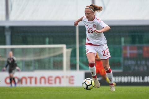 KAREN HOLMGAARD (Dänemark) mit Ball am Fuß Vila Real Santo Antonio, Portugal, 04.03.2019, Fussball, Frauenfussball, Dänemark - China,