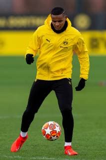 Dortmund, Germany 04.03.2019, UEFA Champions League - 2018 19 Season, Achtelfinale, Borussia Dortmund - Tottenham Hotspur, Training Borussia Dortmund, Manuel Akanji (BVB) in aktion ( DeFodi053