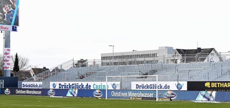 Fussball, Herren, 2. Bundesliga, Saison 2018 2019, (24. Spieltag), Holstein Kiel - 1. FC Union Berlin (0:2), der bei diesem Spiel noch nicht genutzte Gästeblock, 01.03. 2019, Copyright: xMatthiasxKochx