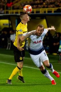 Dortmund, Germany, 05.03.2019, UEFA Champions League - 2018 19 Season, Round of 16 , 2nd leg, Achtelfinale, BV Borussia Dortmund - Tottenham Hotspur, Marius Wolf (BVB) und Harry Kane (Tottenham Hotspur) im zweikampf, battle for the ball ( DeFodi001