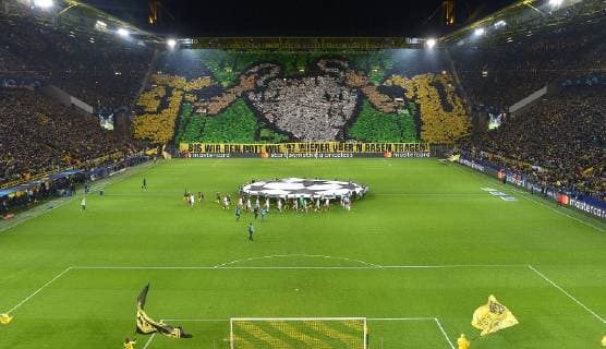 Dortmund, Germany 05.03.2019, UEFA Champions League - 2018 19 Season, Achtelfinale, BV Borussia Dortmund - Tottenham Hotspur, Choreographie Fans BVB zu Spielbeginn ( DeFodi521