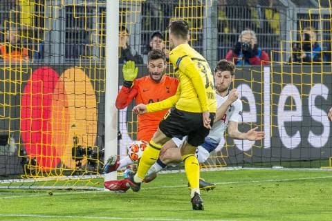 Fußball: UEFA Champions League, CL, Saison 2018 2019, Achtelfinale Rückspiel, Borussia Dortmund - Tottenham Hotspurs in Dortmund (Nordrhein-Westfalen). Dortmunds Julian Weigl vergibt eine Torchance. UEFA REGULATIONS PROHIBIT ANY USE OF PHOTOGRAPHS AS IMAGE SEQUENCES AND OR QUASI-VIDEO. Copyright: xKirchner DavidxInderliedx