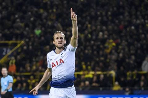 Sport Bilder des Tages 05.03.2019, xkvx, Fussball UEFA Champions League, Borussia Dortmund - Tottenham Hotspur emspor, v.l. Torjubel, Goal celebration, celebrate the goal zum 0:1 durch Harry Kane (Tottenham Hotspur) (DFL DFB REGULATIONS PROHIBIT ANY USE OF PHOTOGRAPHS as IMAGE SEQUENCES and or QUASI-VIDEO) Dortmund