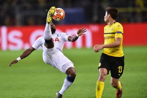 05.03.2019 Dortmund Pilka nozna UEFA Liga Mistrzow 2018 2019 Borussia Dortmund - Tottenham Hotspur N z Kieran Trippier, Raphael Guerreiro Foto Lukasz Laskowski PressFocus 05.03.2019 Dortmund Football UEFA Champions League 2018 2019 Borussia Dortmund - Tottenham Hotspur Kieran Trippier, Raphael Guerreiro Credit Lukasz Laskowski PressFocus NEWSPIX.PL --- Newspix.pl  20190305PF_LUK102