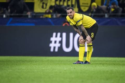 05.03.2019, xkvx, Fussball UEFA Champions League, Borussia Dortmund - Tottenham Hotspur emspor, v.l. Borussia Dortmund Spieler nach dem Spiel enttaeuscht, enttaeuscht schauend, dissapointed Paco Alcacer (BVB Borussia Dortmund) (DFL DFB REGULATIONS PROHIBIT ANY USE OF PHOTOGRAPHS as IMAGE SEQUENCES and or QUASI-VIDEO) Dortmund