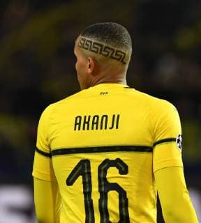 Fußball Champions League Achtelfinale Borussia Dortmund - Tottenham Hotspur am 05.03.2019 im Signal Iduna Park in Dortmund Manuel Akanji ( Dortmund ) mit neuer Frisur DFL Regulations prohibit any use of photographs as image sequences and or quasi video.