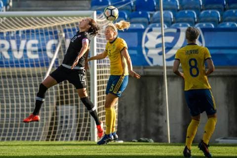 190306 Linda Sembrant of Sweden and Christine Sinclair of Canada during the Algarve Cup 2019 match between Canada and Sweden on March 6, 2019 in Almancil. Photo: Ludvig Thunman BILDBYRAN kod LT 35616 Copyright: LUDVIGxTHUNMAN BB190306LT010