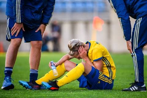 190306 Lina Hurtig of Sweden in pain during the Algarve Cup 2019 match between Canada and Sweden on March 6, 2019 in Almancil. Photo: Ludvig Thunman BILDBYRAN kod LT 35616 Copyright: LUDVIGxTHUNMAN BB190306LT031