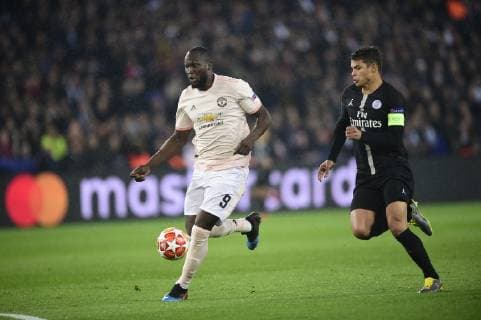 Romelu Lukaku (Man Utd) vs SILVA Thiago (PSG) FOOTBALL : PSG vs Manchester Utd - UEFA Champions league - Paris - 06 03 2019 JBAutissier Panoramic 