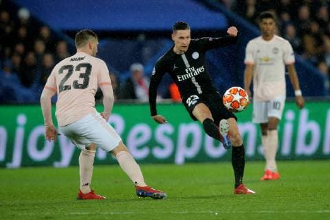 Paris, France, 06.03.2019, UEFA Champions League - 2018 19 Season, Round of 16, 2nd leg, Achtelfinale, Paris Saint-Germain - Manchester United ManU Luke Shaw (MNU) und Julian Draxler (PSG) im Zweikampf ( DeFodi541