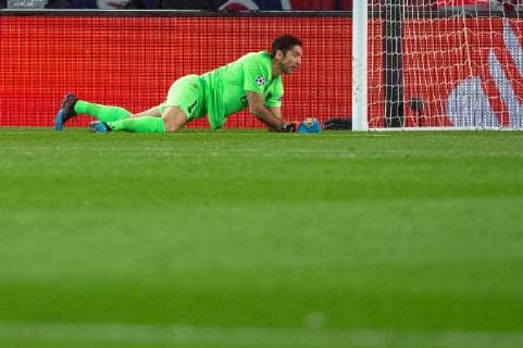 Paris, France, 06.03.2019, UEFA Champions League - 2018 19 Season, Round of 16, 2nd leg, Achtelfinale, Paris Saint-Germain - Manchester United ManU Torwart Gianluigi Buffon (PSG) am Boden ( DeFodi541