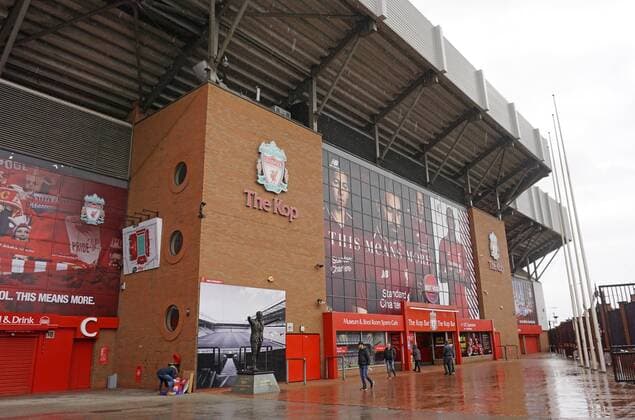 19.02.2019, Fussball UEFA Champions League 2018 2019, Achtelfinale, FC Liverpool - FC Bayern München, Anfield Stadium in Liverpool (England), Das Stadion in der Aussenansicht. Die berühmte Stehplatz-Tribüne the Kop