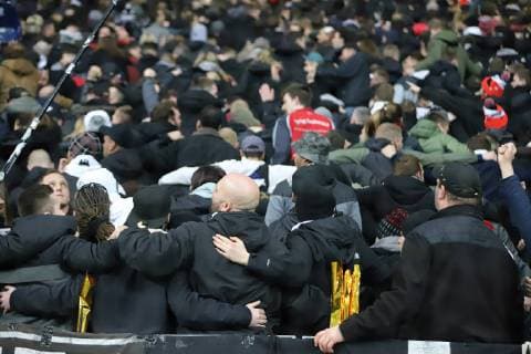 07.03.2019 GER, Frankfurt am Main, Commerzbankarena Europa-League-Achtelfinale Eintracht Frankfurt gegen Inter Mailand ( Football Club Internazionale Milano) Die Fans Ultras aus der Kurve beginnen zunächst mit dem Rücken zum Spielfeld mit ihren Gesängen emspor, DFL regulations prohibit any use of photographs as image sequences and or quasi-video