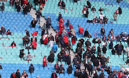 RB Leipzig - Augsburg Fussball Bundesliga Leipzig, 09.03.2019, Red Bull Arena, Fussball, 1.Bundesliga, 25.Spieltag , RB Leipzig vs. FC Augsburg , Im Bild; vor dem Spiel. Die ersten Fans strömen ins Stadion. , Gemäß den Vorgaben der DFL Deutsche Fußball Liga ist es untersagt, in dem Stadion und oder vom Spiel angefertigte Fotoaufnahmen in Form von Sequenzbildern und oder videoähnlichen Fotostrecken zu verwerten bzw. verwerten zu lassen. , *** RB Leipzig Augsburg Soccer Bundesliga Leipzig 09 03 2019 Red Bull Arena Soccer 1 Bundesliga 25 Matchday RB Leipzig vs. FC Augsburg In the picture before the match The first fans stream into the stadium According to the DFL Deutsche Fußball Liga it is forbidden to use photos taken in the stadium or from the match in the form of sequence pictures or video-like photo galleries or to have them exploited
