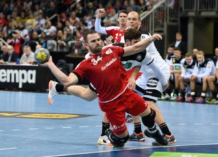 Handball-Länderspiel in Düsseldorf: Deutschland - Schweiz 09.03.2019. Alen Milosevic (Schweiz) kommt frei zum Wurf.
