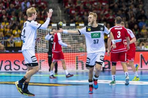 Düsseldorf, Deutschland 09. März 2019: Handball DHB Männer Laenderspiel - 18 19 - Deutschland vs. Schweiz v.li. Marian Michalczik (Deutschland GWD Minden), Matthias Musche (Deutschland SC Magdeburg) Jubel Freude Emotion Düsseldorf ISS Dome Nordrhein-Westfalen Deutschland