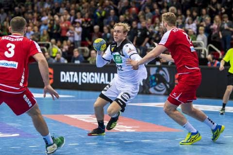 Düsseldorf, Deutschland 09. März 2019: Handball DHB Männer Laenderspiel - 18 19 - Deutschland vs. Schweiz Marian Michalczik (Deutschland GWD Minden), Samuel Röthlisberger Roethlisberger (Schweiz TVB Stuttgart) Düsseldorf ISS Dome Nordrhein-Westfalen Deutschland