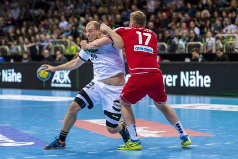 Düsseldorf, Deutschland 09. März 2019: Handball DHB Männer Laenderspiel - 18 19 - Deutschland vs. Schweiz v. li. im Zweikampf Paul Drux (Deutschland Fuechse Berlin) und Samuel R?thlisberger Roethlisberger (Schweiz TVB Stuttgart) Düsseldorf ISS Dome Nordrhein-Westfalen Deutschland