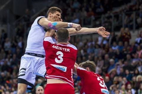 Düsseldorf, Deutschland 09. März 2019: Handball DHB Männer Laenderspiel - 18 19 - Deutschland vs. Schweiz v. li. im Zweikampf Sebastian Heymann (Deutschland Frisch Auf Goeppingen) und Mucas Meister (Schweiz) Düsseldorf ISS Dome Nordrhein-Westfalen Deutschland