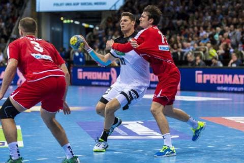 Düsseldorf, Deutschland 09. März 2019: Handball DHB Männer Laenderspiel - 18 19 - Deutschland vs. Schweiz v.li. Mucas Meister (Schweiz), Sebastian Heymann (Deutschland Frisch Auf Goeppingen), Nicolas Raemy (Schweiz) Düsseldorf ISS Dome Nordrhein-Westfalen Deutschland