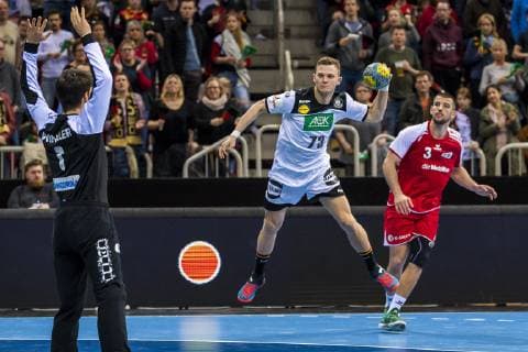 Düsseldorf, Deutschland 09. März 2019: Handball DHB Männer Laenderspiel - 18 19 - Deutschland vs. Schweiz v.li. Marc Winkler (Schweiz), Timo Kastening (Deutschland TSV Hannover), Mucas Meister (Schweiz) Düsseldorf ISS Dome Nordrhein-Westfalen Deutschland