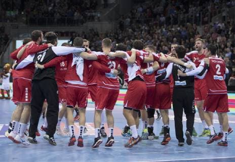 Handballländerspiel Deutschland vs. Schweiz Deutschland - Schweiz 27 : 29 Handball Länderspiel in Düsseldorf, Schlussjubel Schweiz