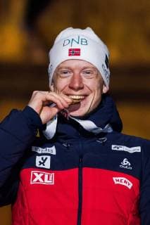 Sport Bilder des Tages Biathlon, WM Östersund, 10km Sprint Herren, Siegerehrung 190309 Johannes Thingnes Bö of Norway celebrates with his golden medal at the medal ceremony for the Men s 10 KM sprint during the IBU World Championships Biathlon on March 9, 2019 in Östersund. Photo: Petter Arvidson BILDBYRAN kod PA 92253 Copyright: PETTERxARVIDSON BB190309PA237