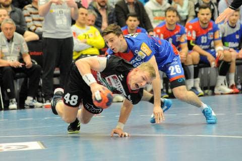 Julian Possehl (HSG Nordhorn-Lingen 48) gegen Lukas Saueressig (HBW Balingen-Weilstetten 26) Handball, Maenner, DKB , 2.Bundesliga, 09.03.2019, Foto:TBaur Eibner HBW Balingen-Weilstetten vs. HSG Nordhorn-Lingen Balingen Copyright: xEIBNER TobiasxBaurx EP_TBR