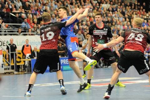 Rene Zobel (HBW Balingen-Weilstetten 2) gegen Luca de Boer (HSG Nordhorn-Lingen 19) Handball, Maenner, DKB , 2.Bundesliga, 09.03.2019, Foto:TBaur Eibner HBW Balingen-Weilstetten vs. HSG Nordhorn-Lingen Balingen Copyright: xEIBNER TobiasxBaurx EP_TBR