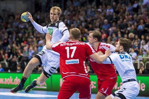 Düsseldorf, Deutschland 09. März 2019: Handball DHB Männer Laenderspiel - 18 19 - Deutschland vs. Schweiz v.li. Marian Michalczik (Deutschland GWD Minden), Samuel Röthlisberger Roethlisberger (Schweiz TVB Stuttgart), Johannes Golla (Deutschland SG Flensburg-Handewitt) Düsseldorf ISS Dome Nordrhein-Westfalen Deutschland