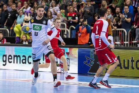 Düsseldorf, Deutschland 09. März 2019: Handball DHB Männer Laenderspiel - 18 19 - Deutschland vs. Schweiz Hendrik Pekeler (Deutschland THW Kiel), Andy Schmid (Schweiz Rhein-Neckar Löwen) Düsseldorf ISS Dome Nordrhein-Westfalen Deutschland
