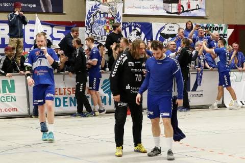 TuS Ferndorf - Dessau-Roßlauer HV, 09.03.2019 Die Mannschaft (Dessau-Roßlauer HV) bedankt sich bei den mitgereisten Fans für die Unterstützung, Kreuztal Stählerwiese Deutschland