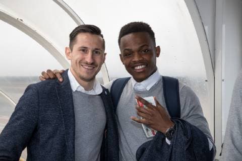 11.03.2019, Fussball, Saison 2018 2019, Champions League, Ankunft des FC Schalke 04 in Manchester England v. l. Steven Skrzybski (FC Schalke 04), Rabbi Matondo (FC Schalke 04) Manchester Flughafen England