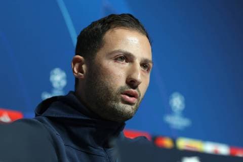 11.03.2019, Fussball, Saison 2018 2019, Champions League, Pressekonferenz und Abschlusstraining des FC Schalke 04 in Manchester England Cheftrainer Domenico TEDESCO (FC Schalke 04) Manchester Flughafen England