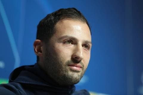 11.03.2019, Fussball, Saison 2018 2019, Champions League, Pressekonferenz und Abschlusstraining des FC Schalke 04 in Manchester England Cheftrainer Domenico TEDESCO (FC Schalke 04) Manchester Flughafen England