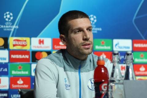 11.03.2019, Fussball, Saison 2018 2019, Champions League, Pressekonferenz und Abschlusstraining des FC Schalke 04 in Manchester England Matija NASTASIC (FC Schalke 04) Manchester Flughafen England