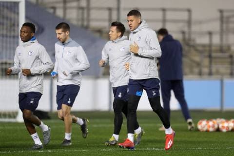 11.03.2019, Fussball, Saison 2018 2019, Champions League, Pressekonferenz und Abschlusstraining des FC Schalke 04 in Manchester England v. l. Rabbi Matondo (FC Schalke 04), Matija NASTASIC (FC Schalke 04), Yevhen KONOPLYANKA (FC Schalke 04), Jeffrey Bruma (FC Schalke 04) Manchester Flughafen England