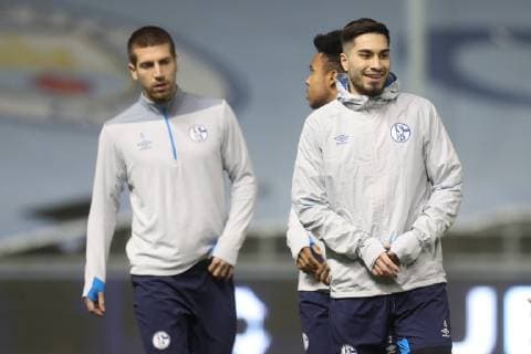 11.03.2019, Fussball, Saison 2018 2019, Champions League, Pressekonferenz und Abschlusstraining des FC Schalke 04 in Manchester England v. l. Matija NASTASIC (FC Schalke 04), Suat Serdar (FC Schalke 04) Manchester Flughafen England