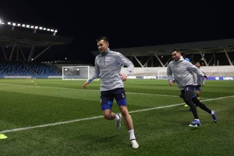 11.03.2019, Fussball, Saison 2018 2019, Champions League, Pressekonferenz und Abschlusstraining des FC Schalke 04 in Manchester England v. l. Steven Skrzybski (FC Schalke 04), Suat Serdar (FC Schalke 04) Manchester Flughafen England